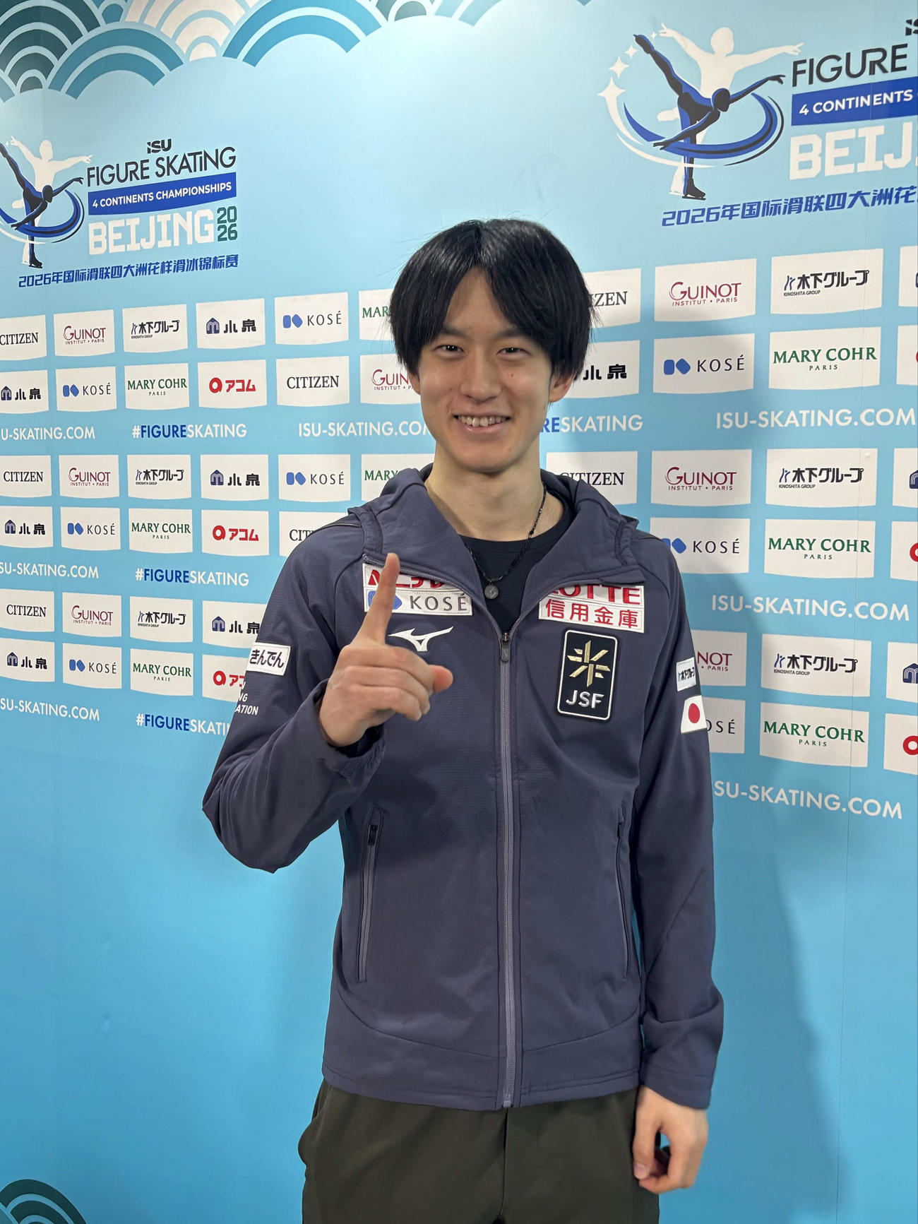 4大陸選手権の公式練習を終え、ポーズを取る山本（撮影・勝部晃多）