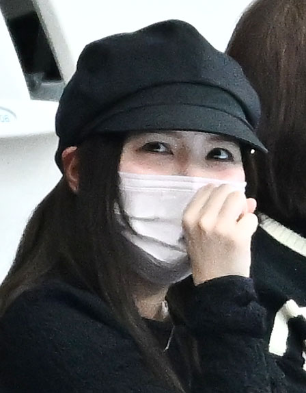 男子50メートル自由形に出場した中村の応援をする妻の川島海荷（2025年1月撮影）