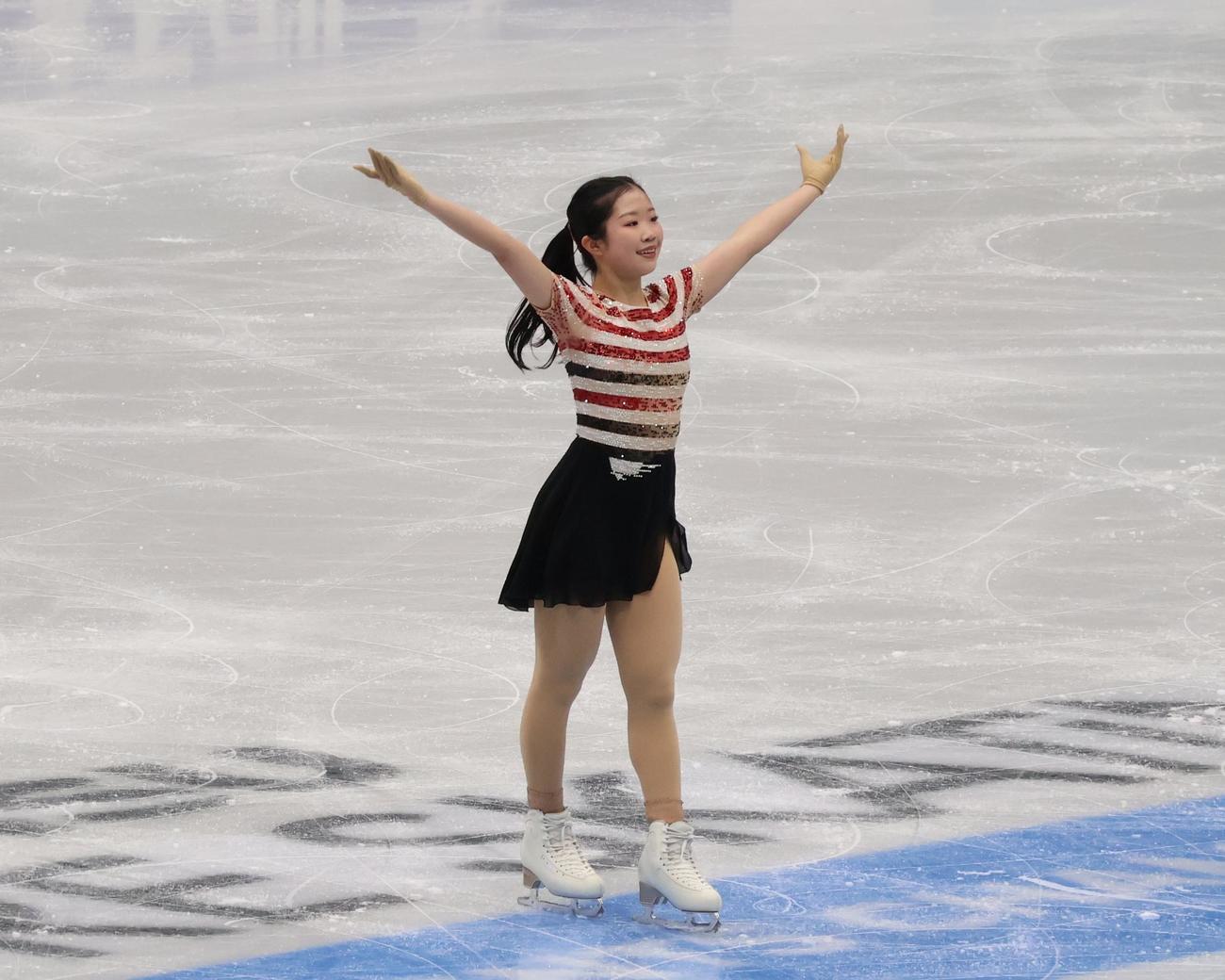 4大陸選手権の女子SPで演技する中井（撮影・勝部晃多）