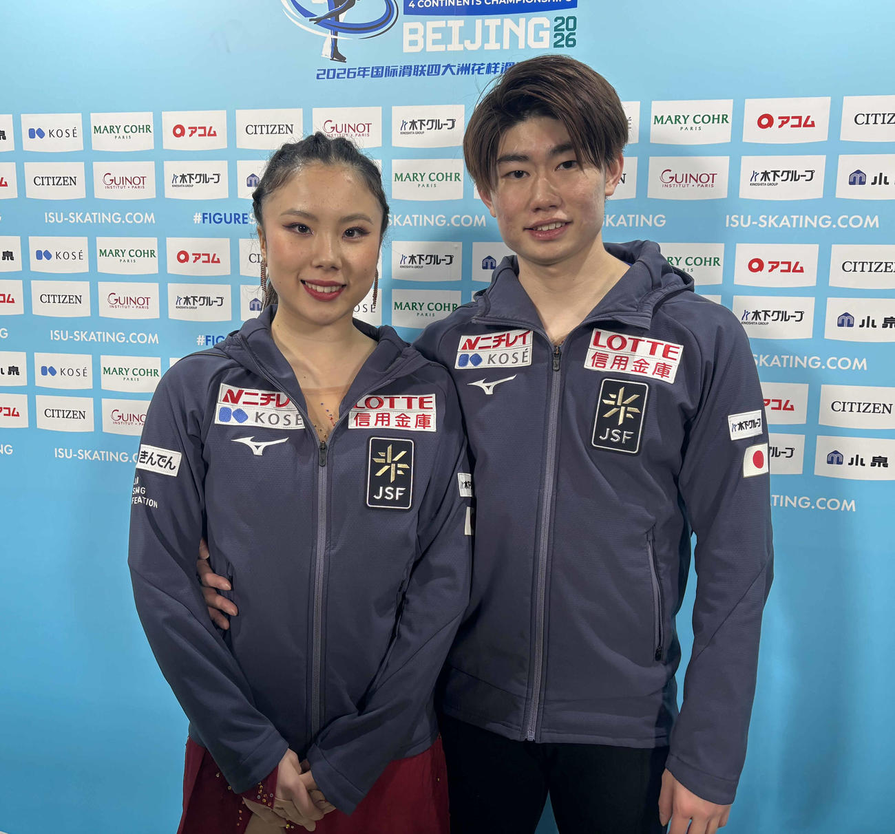 フリーダンス演技後に取材に応じた吉田唄菜（左）と森田真沙也（撮影・勝部晃多）