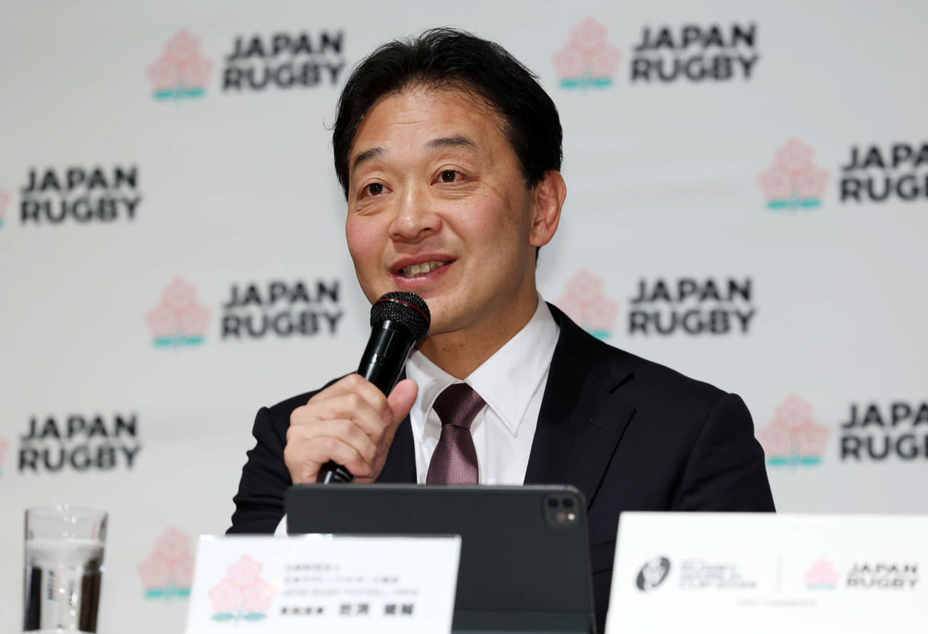 男子ラグビーW杯2035招致キックオフ宣言記者会見に臨む日本ラグビー協会岩渕健輔専務理事（撮影・宮地輝）