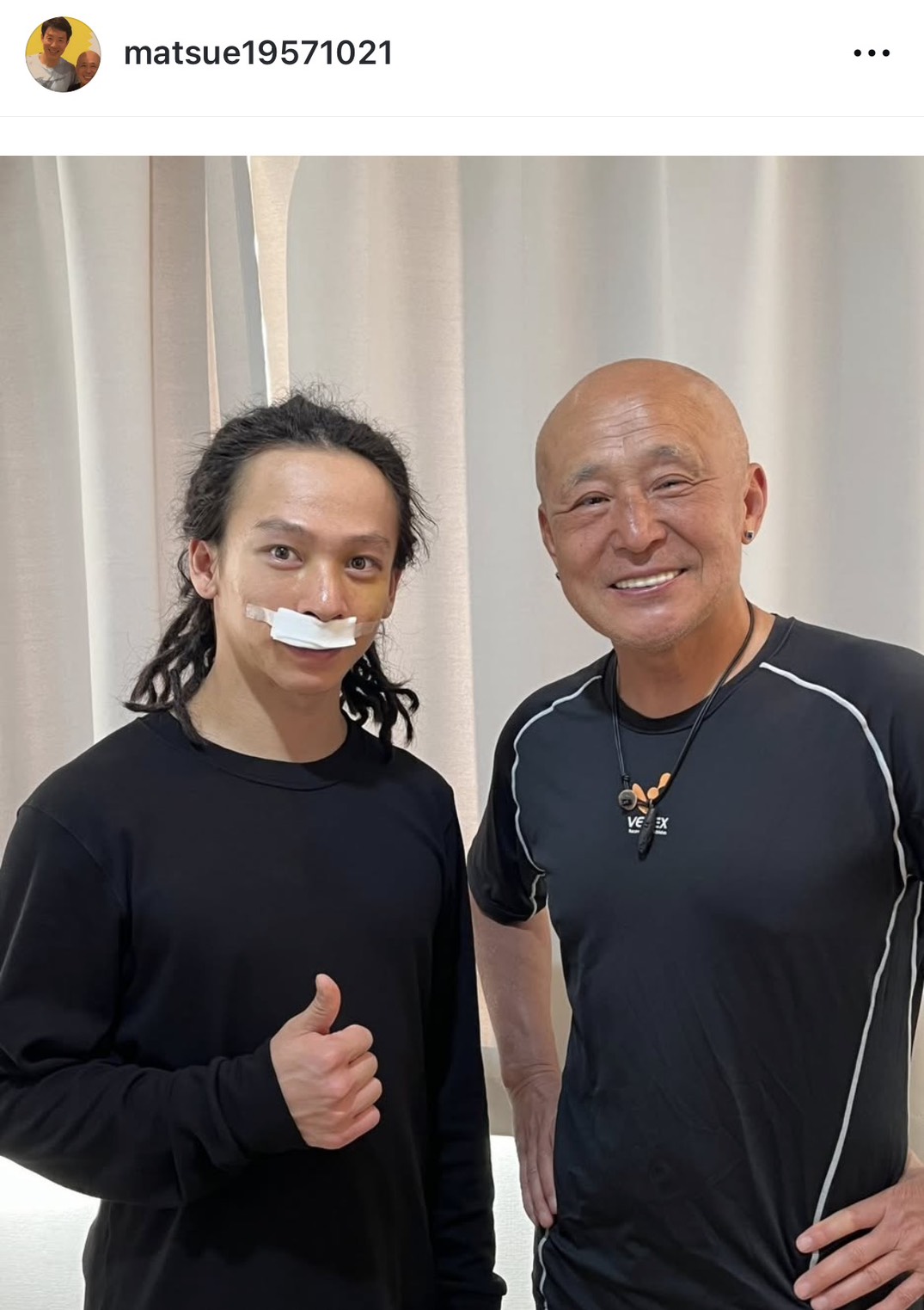 インスタグラムで復帰間近であることが明かされた平野歩夢（左）とスポーツトレーナーの松栄勲氏（画像はスクリーンショット）