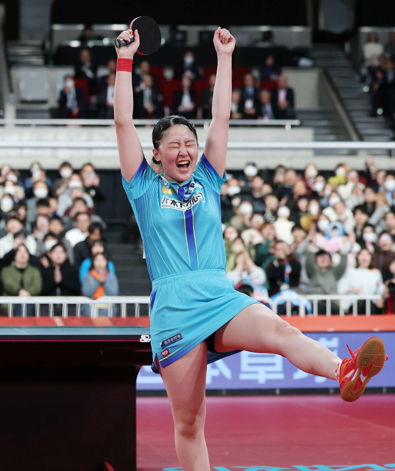 全日本選手権を初優勝し歓喜する張本（撮影・宮地輝）