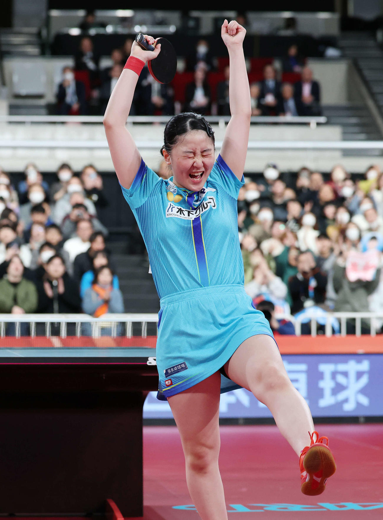 全日本選手権を初優勝し歓喜する張本（撮影・宮地輝）