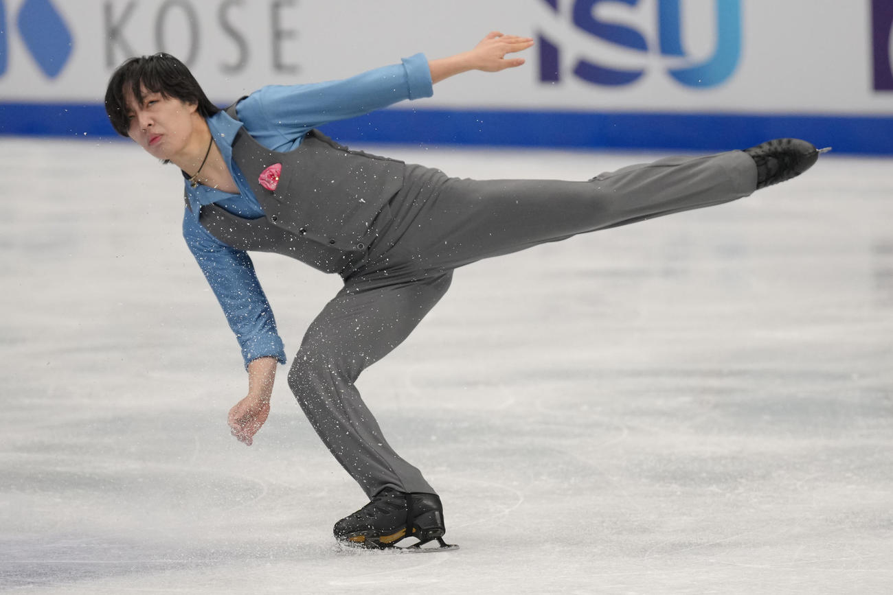 4大陸選手権の男子フリーで演技する三浦佳生（AP）