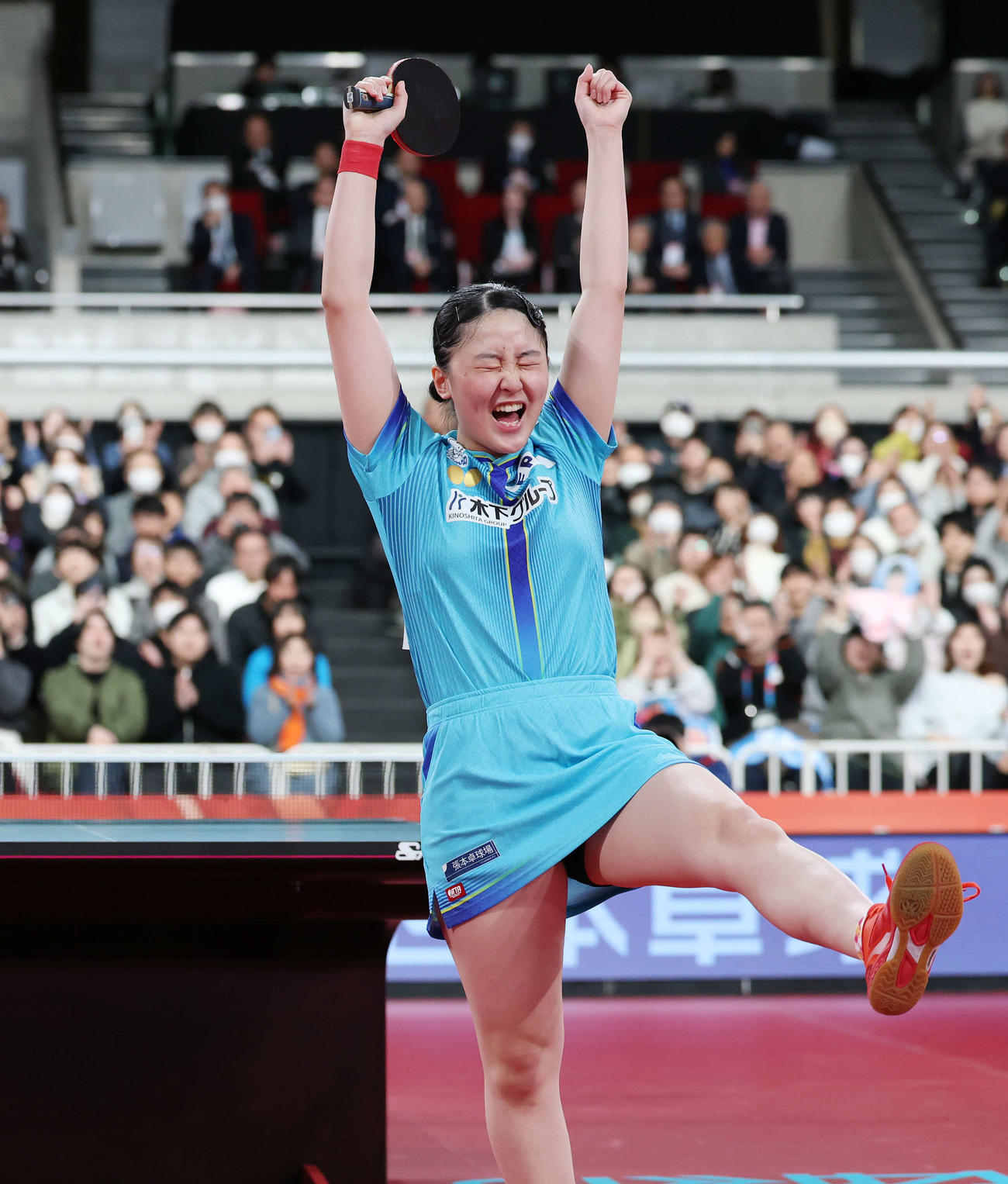 全日本選手権を初優勝し歓喜する張本（撮影・宮地輝）