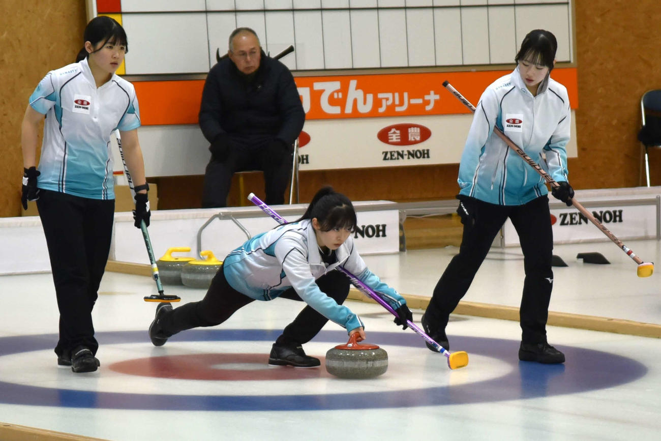 女子優勝の北海道選抜