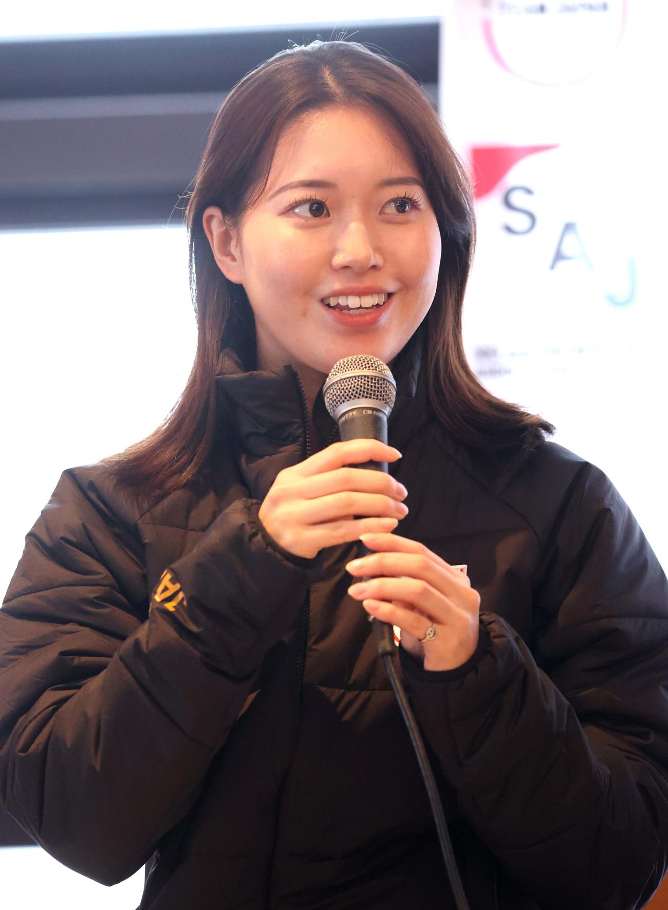 記者会見するミラノ・コルティナ冬季五輪女子モーグル日本代表の藤木（撮影・黒川智章）