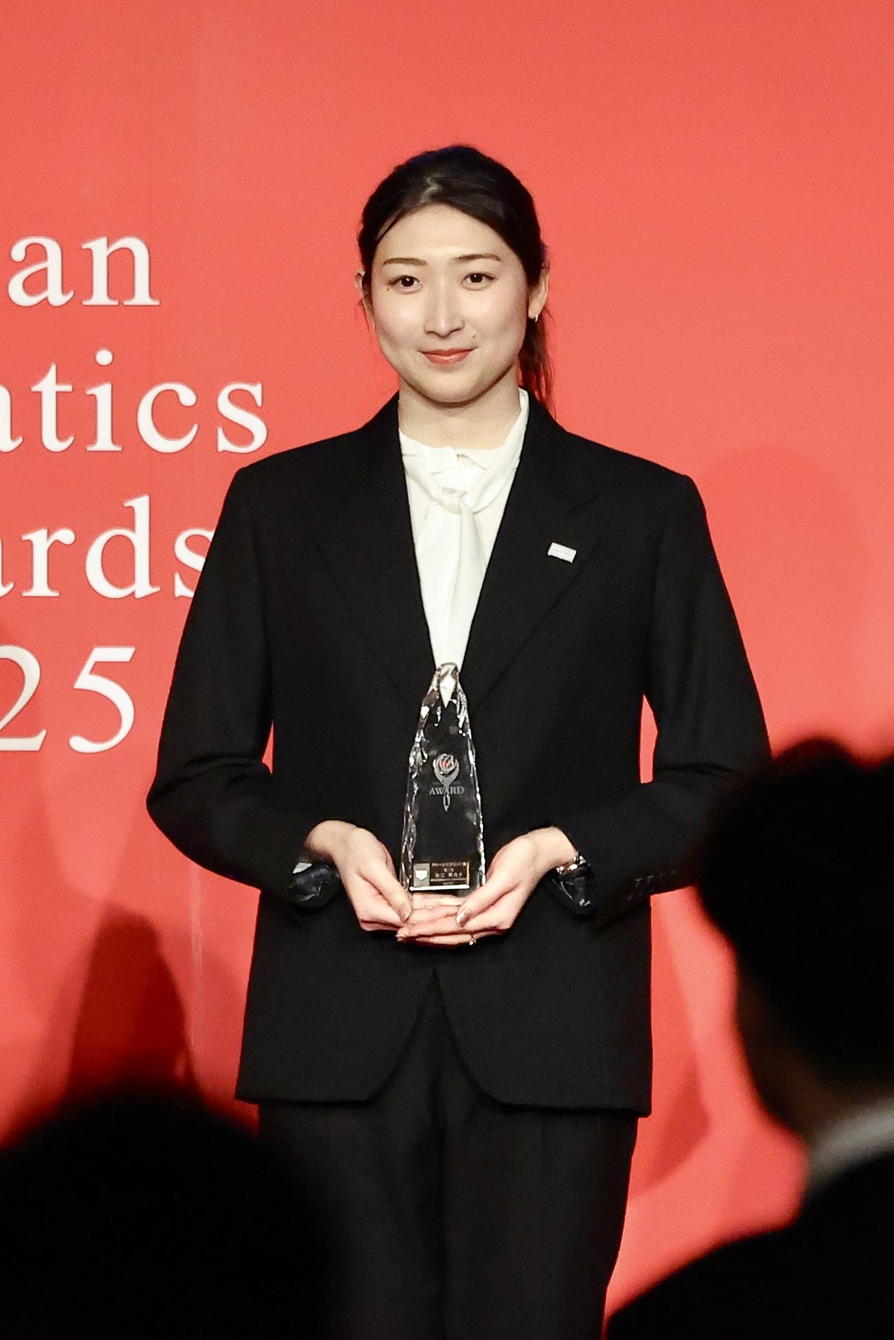 アリーナスプリント賞受賞の池江（撮影・河田真司）