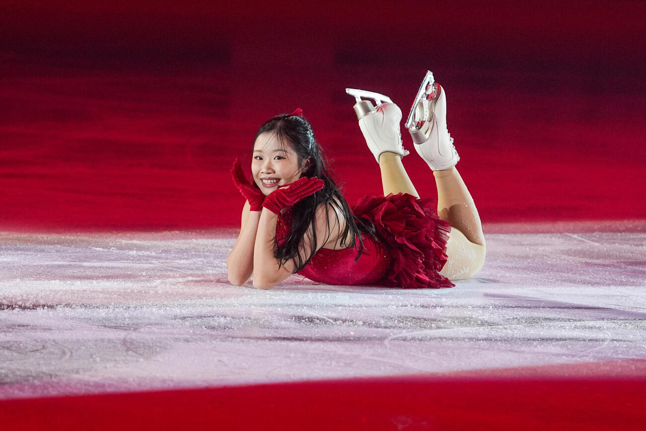 エキシビションで明るい表情で演技する中井亜美（2025年10月19日撮影）