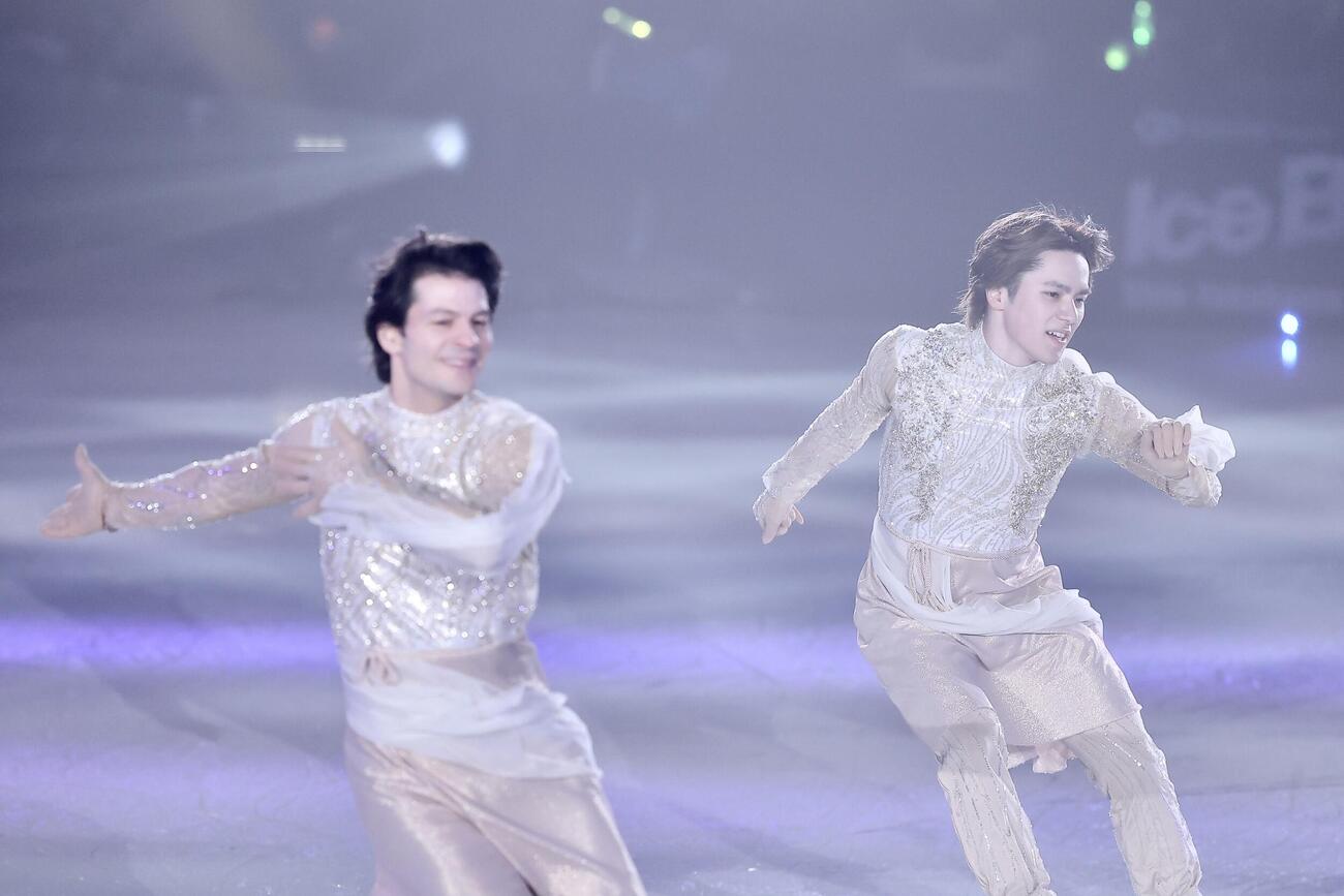 華麗な演技を披露する宇野昌磨さん（右）とステファン・ランビエル氏（撮影・河田真司）