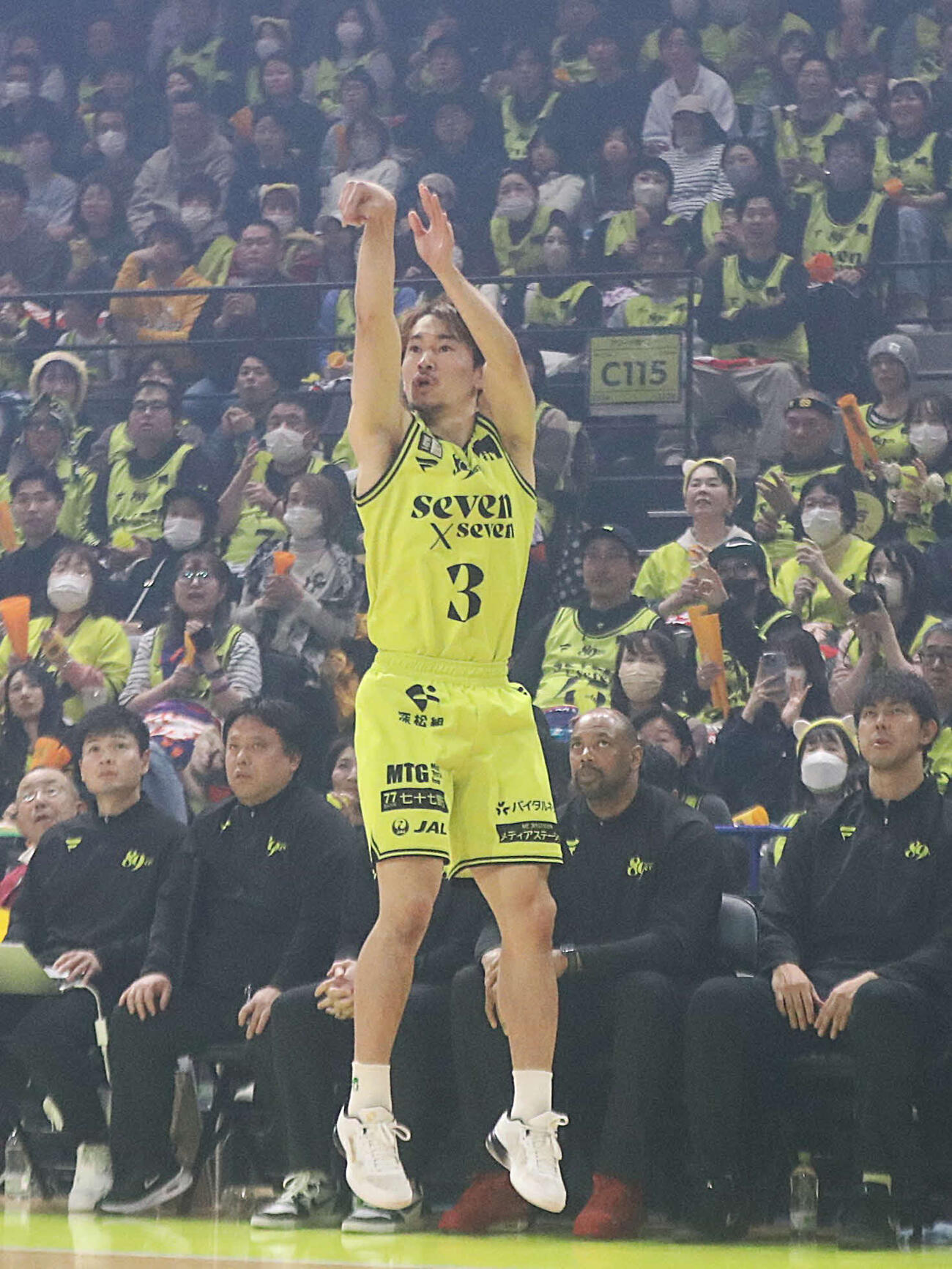 仙台対A千葉　3点シュートを放つ仙台岡島（撮影・高橋香奈）
