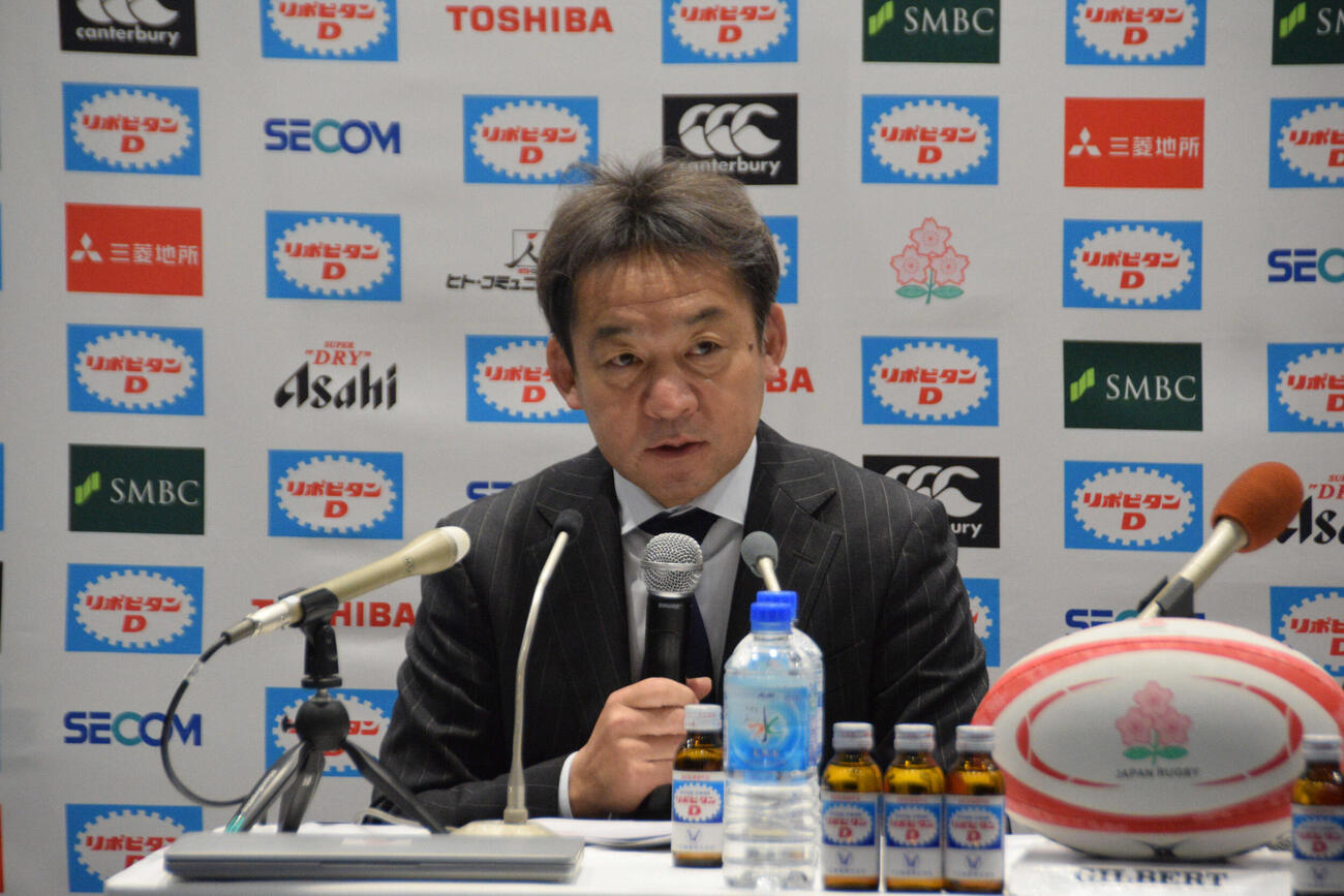 会見に出席した日本代表の永友チームディレクター（撮影・泉光太郎）