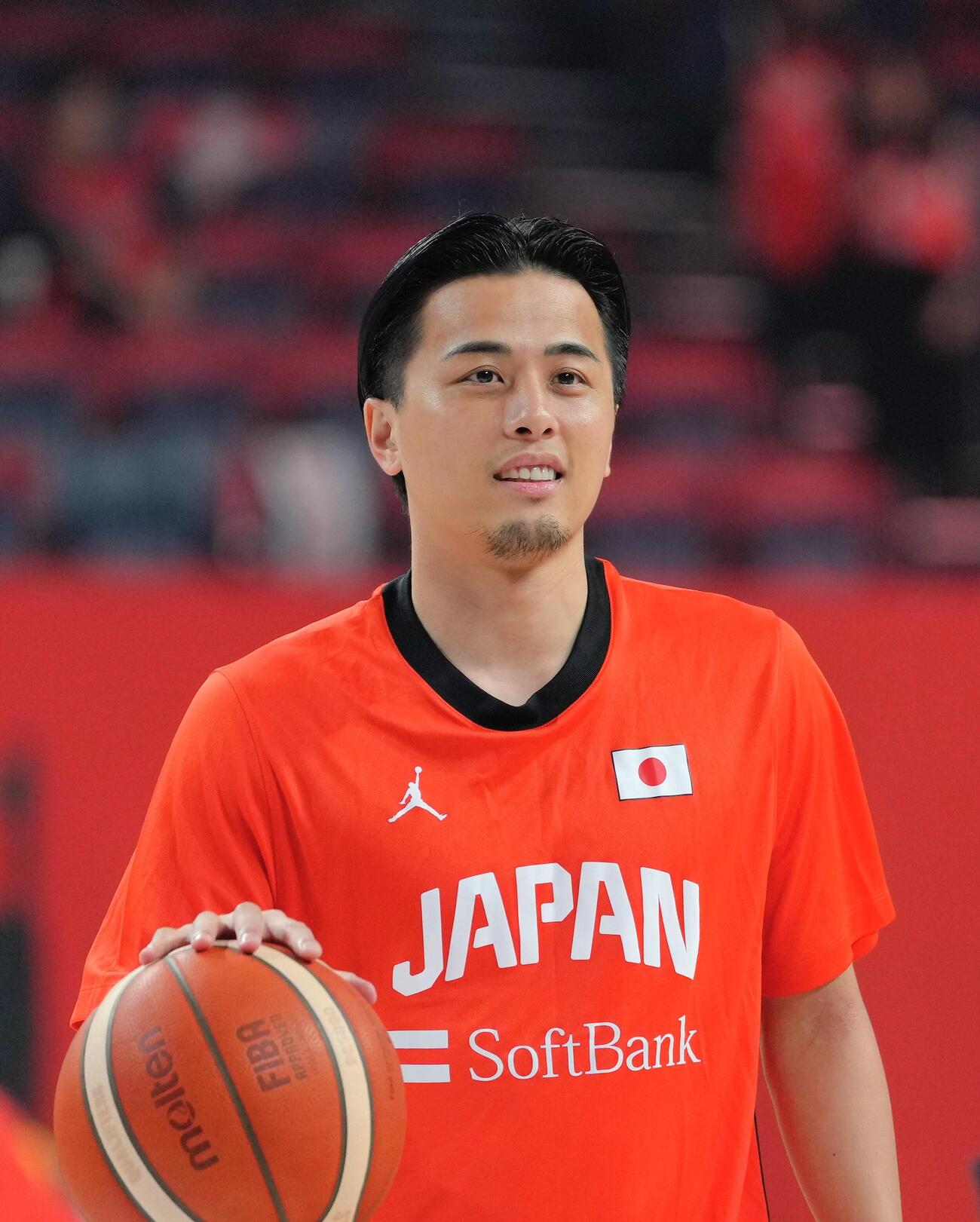 試合に向け準備を進める富樫（撮影・足立雅史）