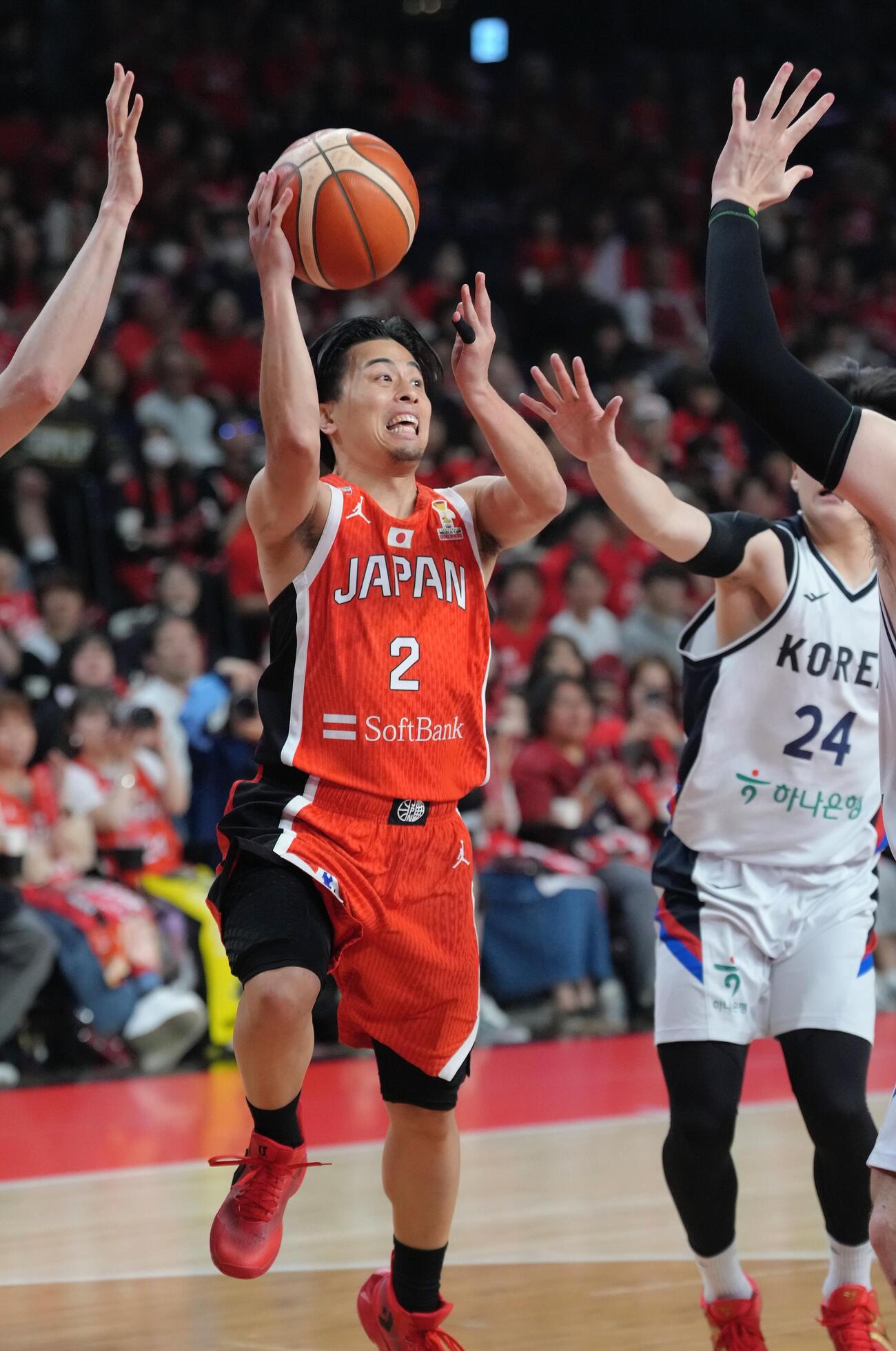 日本対韓国　第2Q、攻め込む富樫（撮影・足立雅史）
