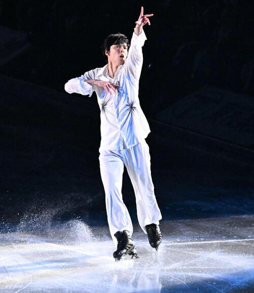 羽生結弦さん、充電後8カ月ぶり演技「絆を感じられるような」東日本