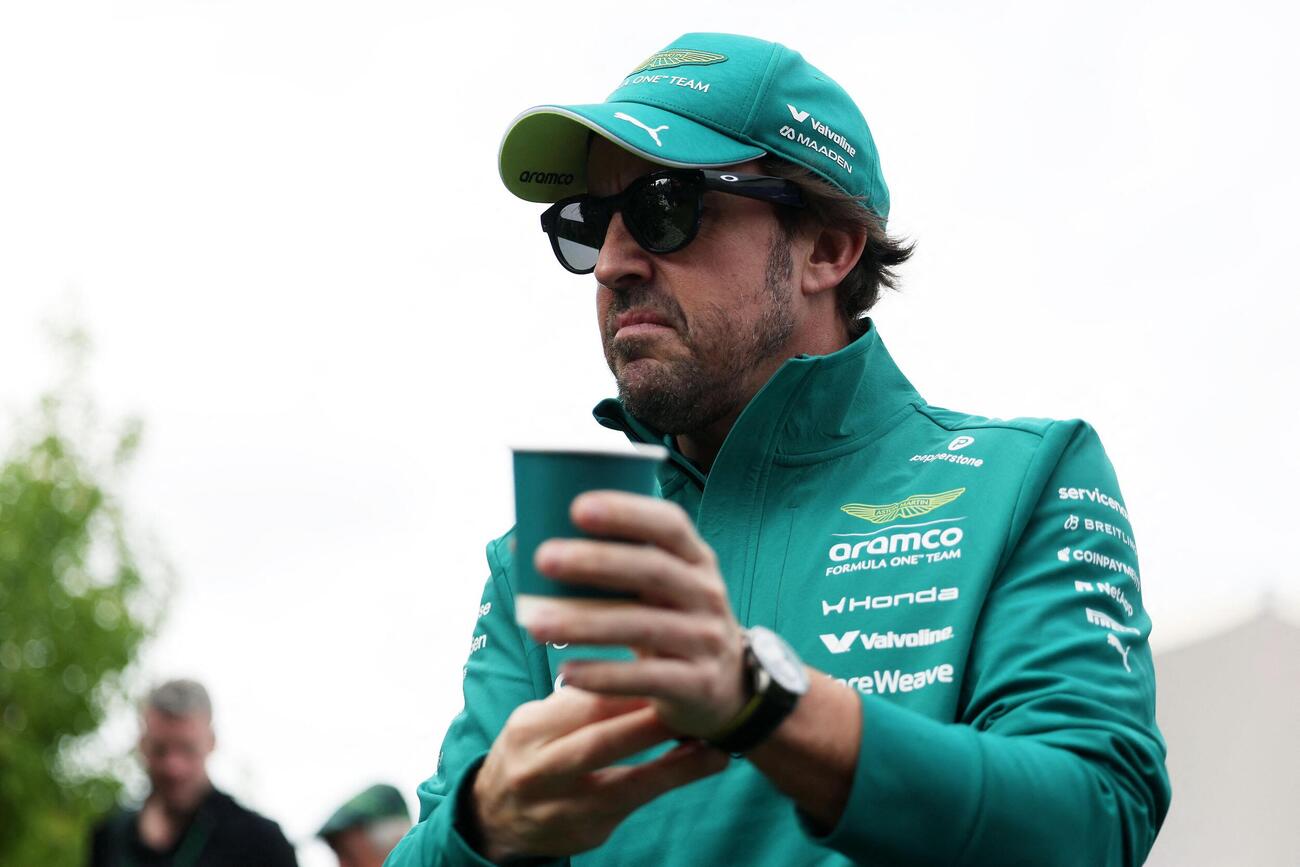 F1オーストラリア・グランプリ　サーキットに到着したアロンソ（ロイター）