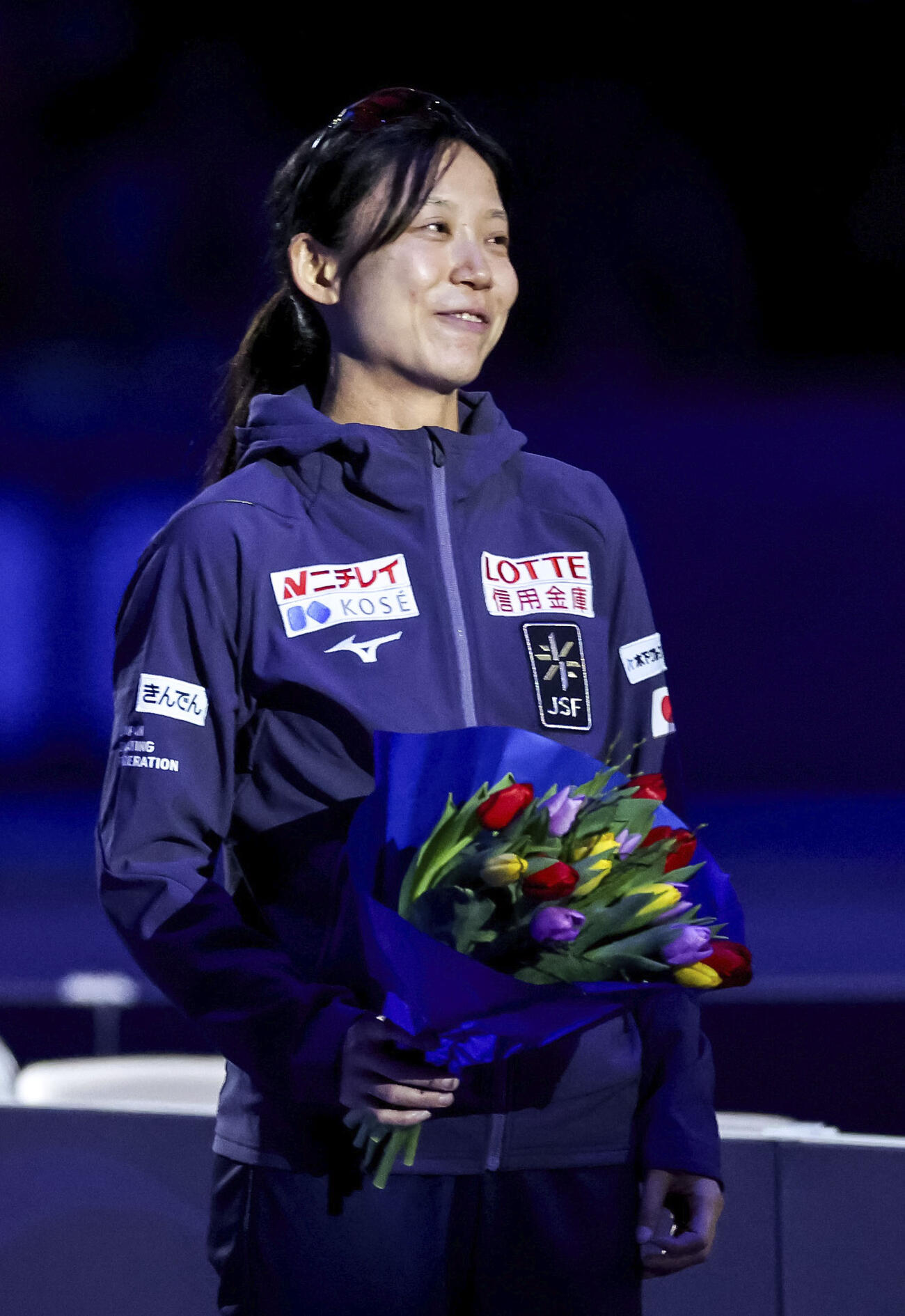 女子3000メートルを終え、インタビューに応じる高木美帆(共同)