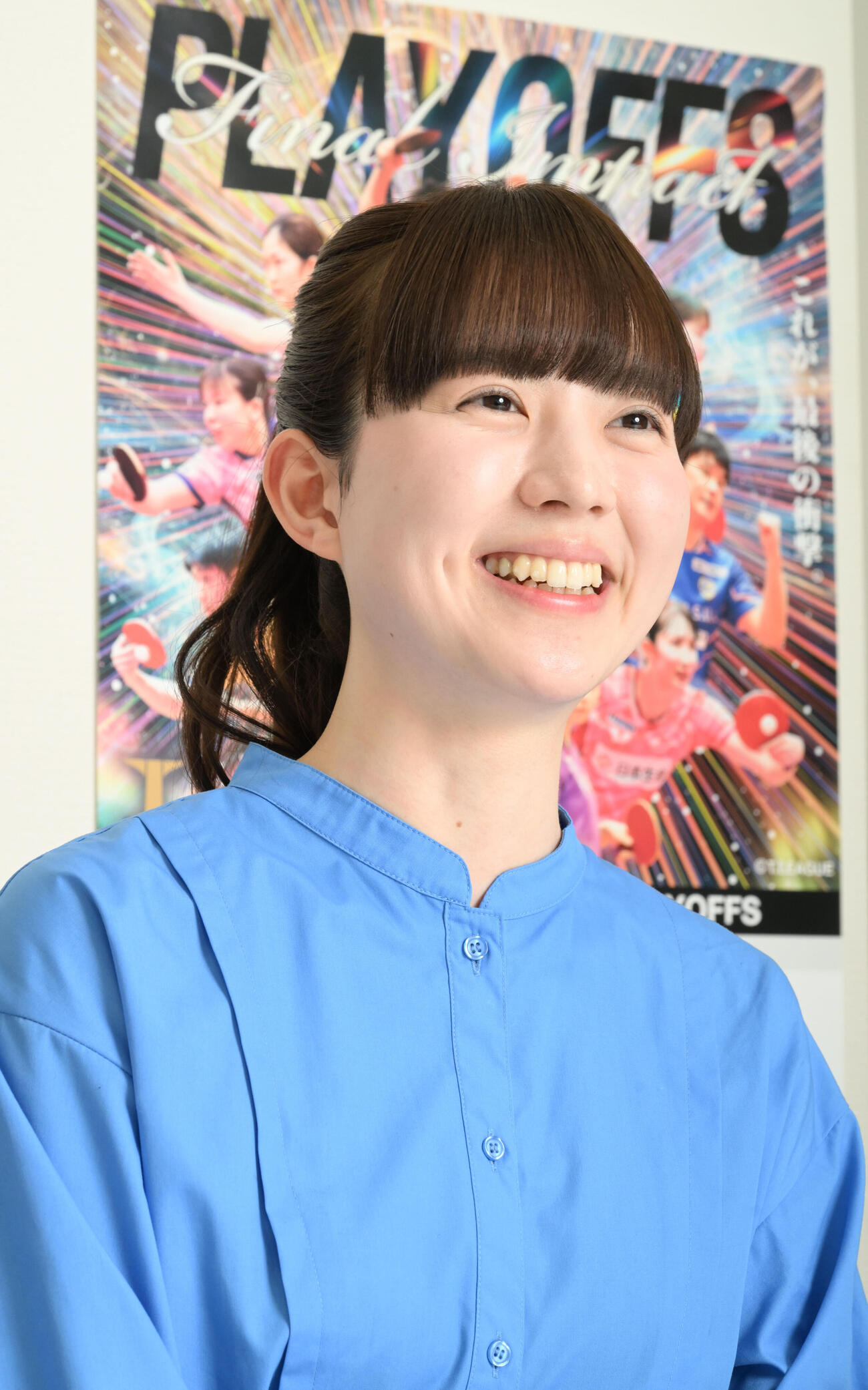 TリーグプレーオフのPRで来社した応援アンバサダーの菊池日菜（撮影・千葉一成）