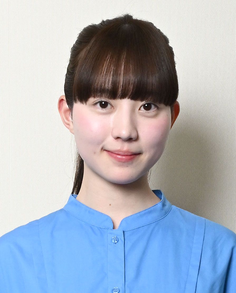 TリーグプレーオフのPRで来社した応援アンバサダーの菊池日菜（撮影・千葉一成）