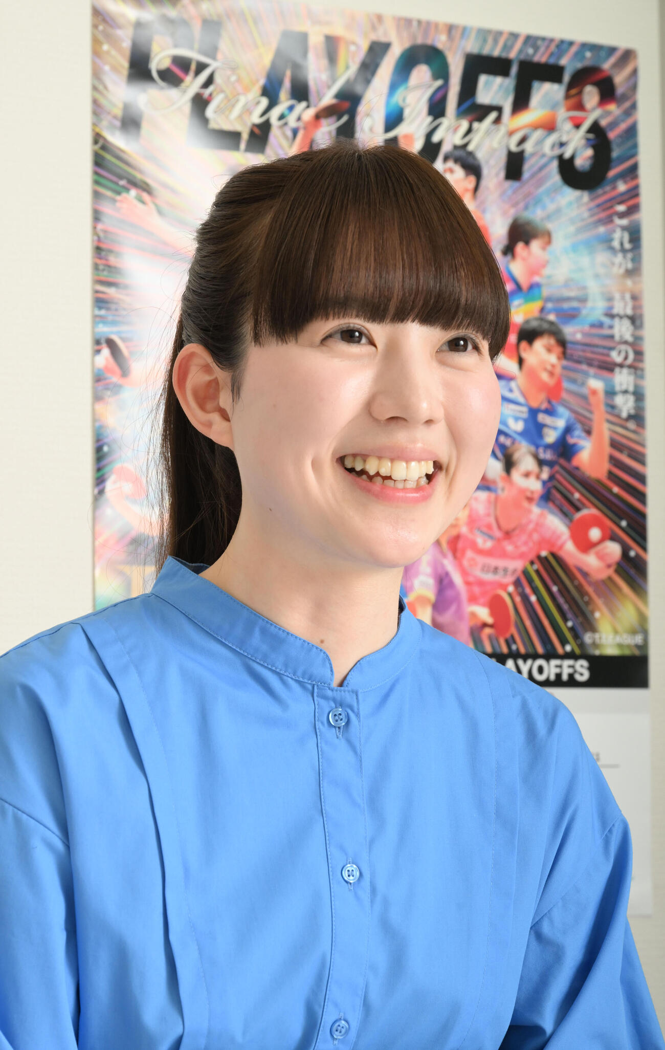 TリーグプレーオフのPRで来社した応援アンバサダーの菊池日菜（撮影・千葉一成）