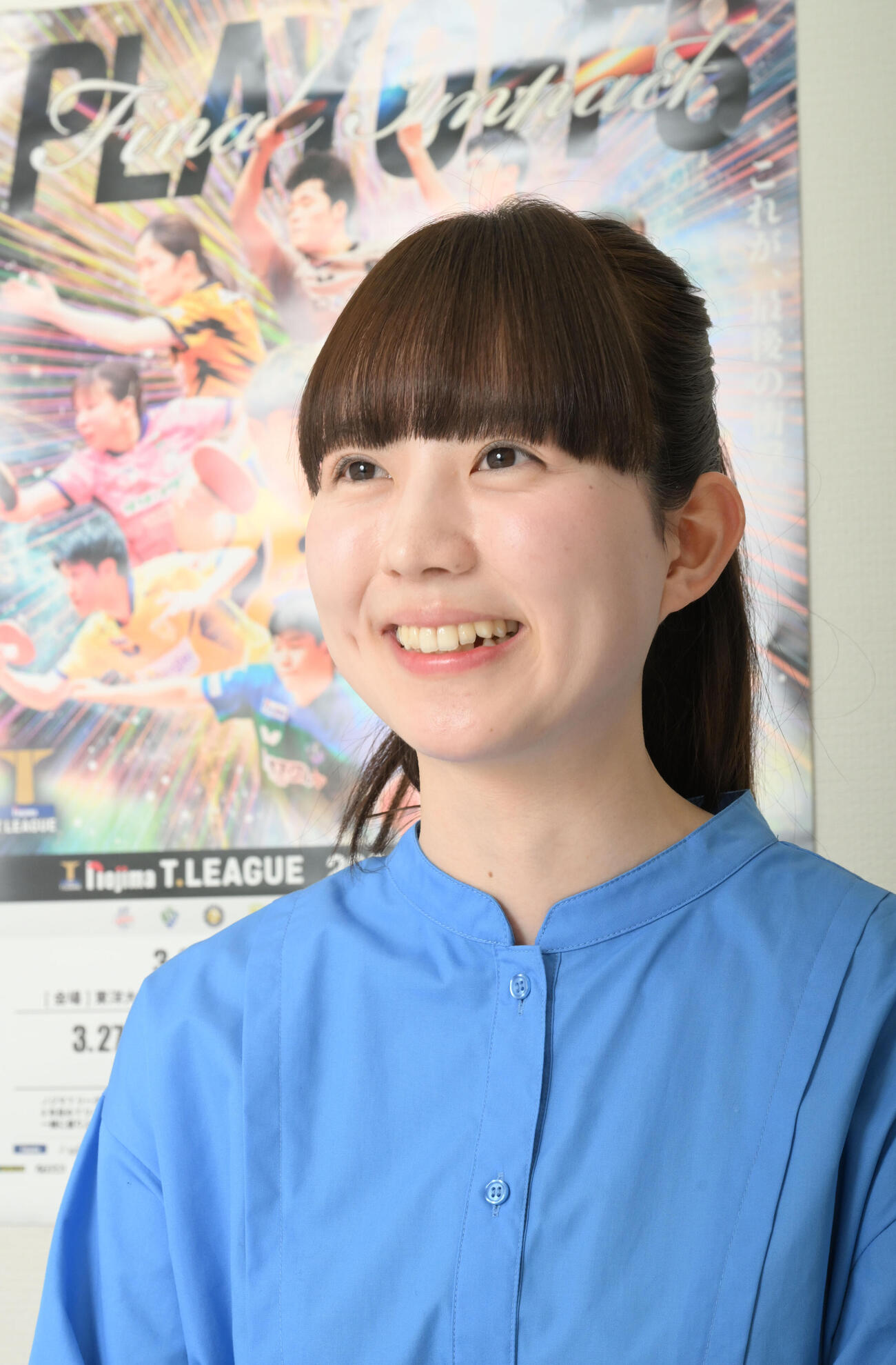 TリーグプレーオフのPRで来社した応援アンバサダーの菊池日菜（撮影・千葉一成）