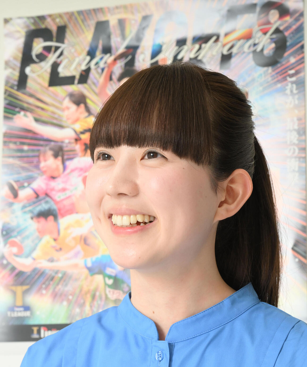 TリーグプレーオフのPRで来社した応援アンバサダーの菊池日菜（撮影・千葉一成）