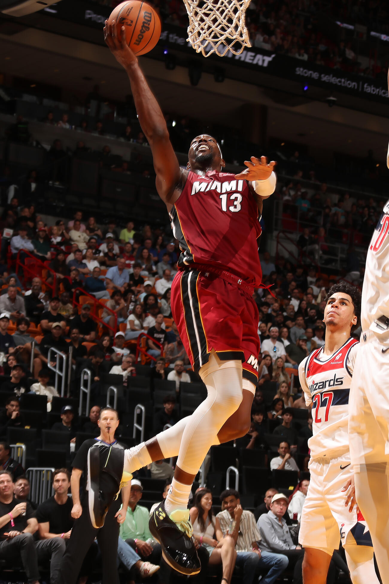 ウィザーズ戦で攻め込むヒートのバム・アデバヨ（NBAE・ゲッティ＝共同）