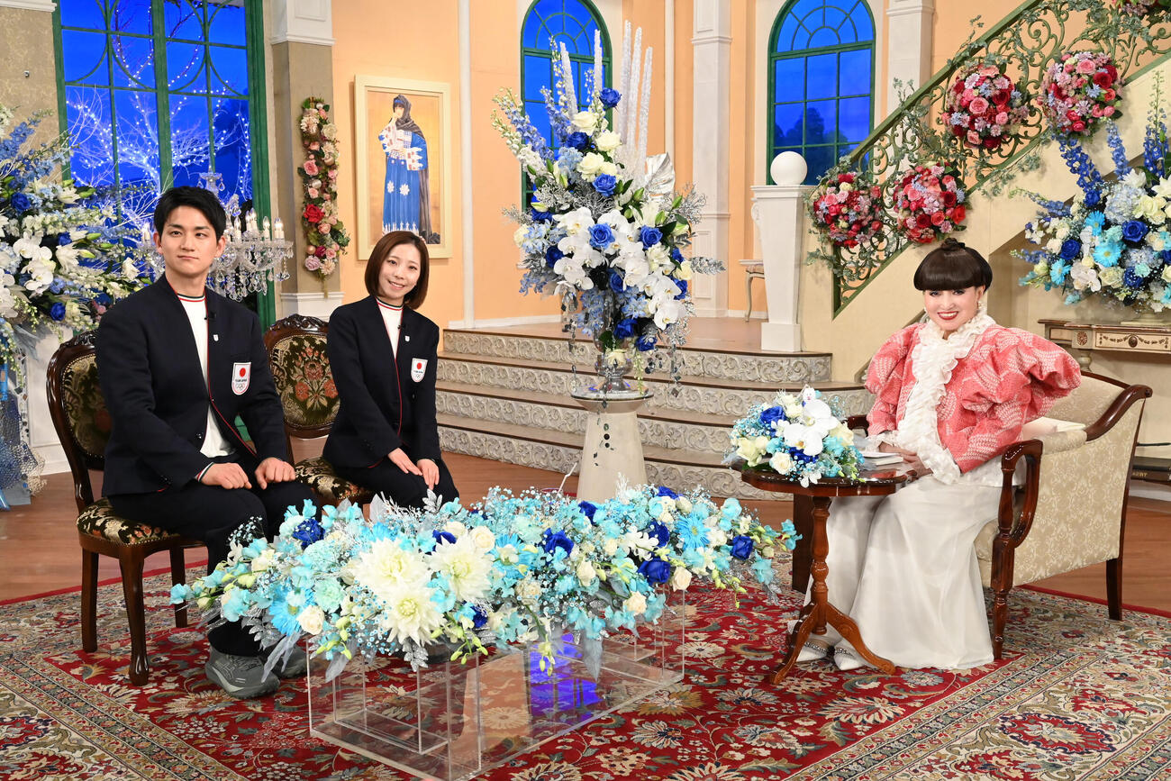 「徹子の部屋」特別編に登場した木原龍一と三浦璃来、黒柳徹子