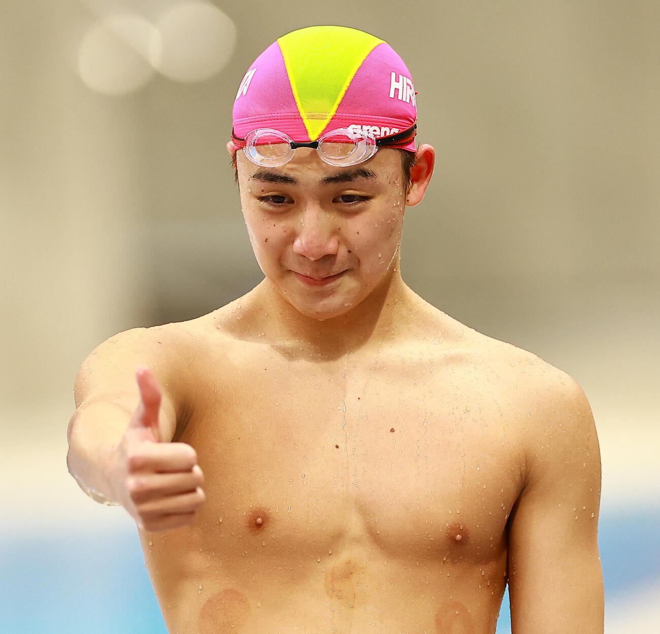 男子800メートル自由形で優勝し喜ぶ今福（撮影・野上伸悟）