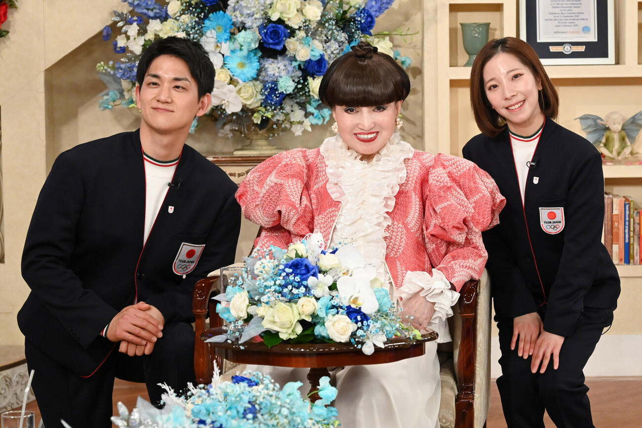 「徹子の部屋」特別編に登場した木原龍一（左）と三浦璃来（右）。中央は黒柳徹子