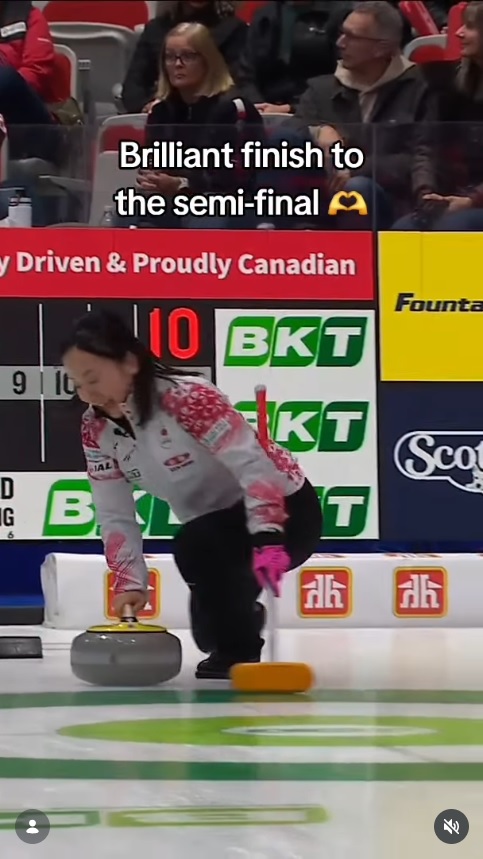 “くるくるショット”その１（WORLD CURLINGのインスタグラムから）