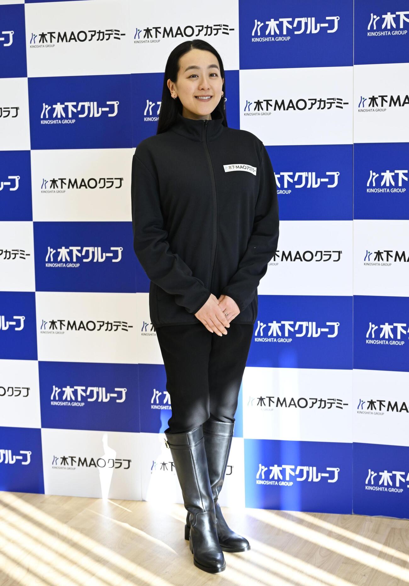 取材に応じる「木下MAOアカデミー」主宰の浅田真央さん（共同）