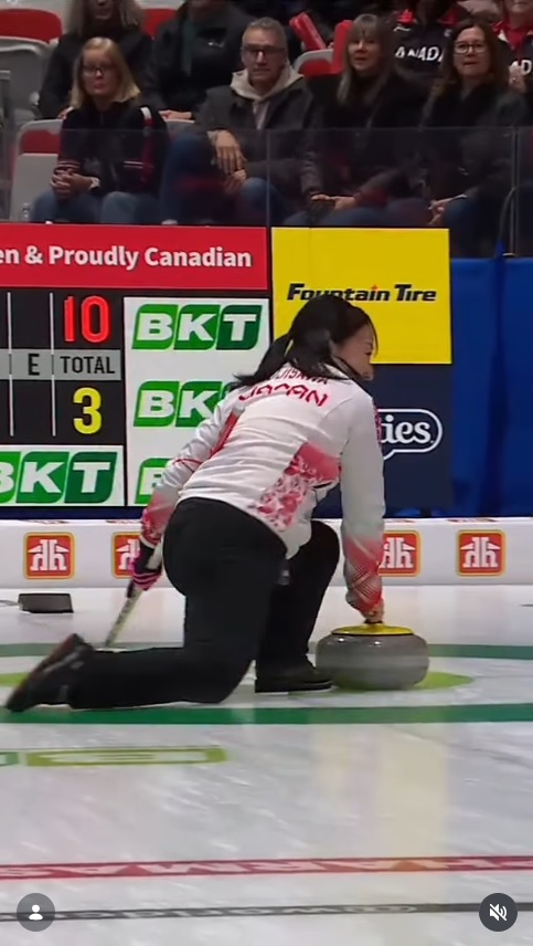 “くるくるショット”その３（WORLD CURLINGのインスタグラムから）