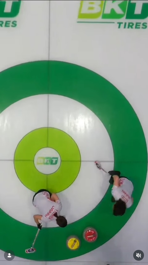 “くるくるショット”その９（WORLD CURLINGのインスタグラムから）
