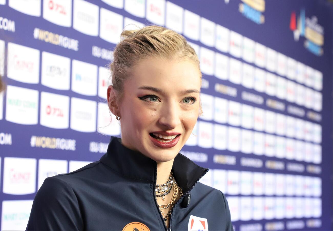 世界選手権女子SP後に取材に応じるアンバー・グレン（撮影・藤塚大輔）
