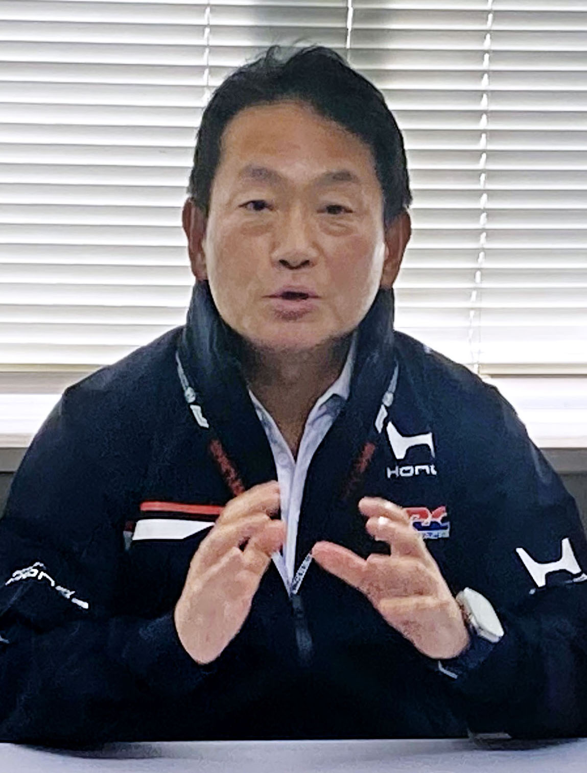 取材に応じるホンダ・レーシング（HRC）の渡辺康治社長（共同）