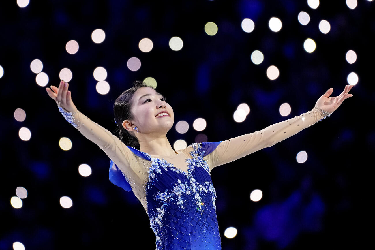 女子フリー　銀メダルを獲得し、笑顔を見せる千葉百音（AP）
