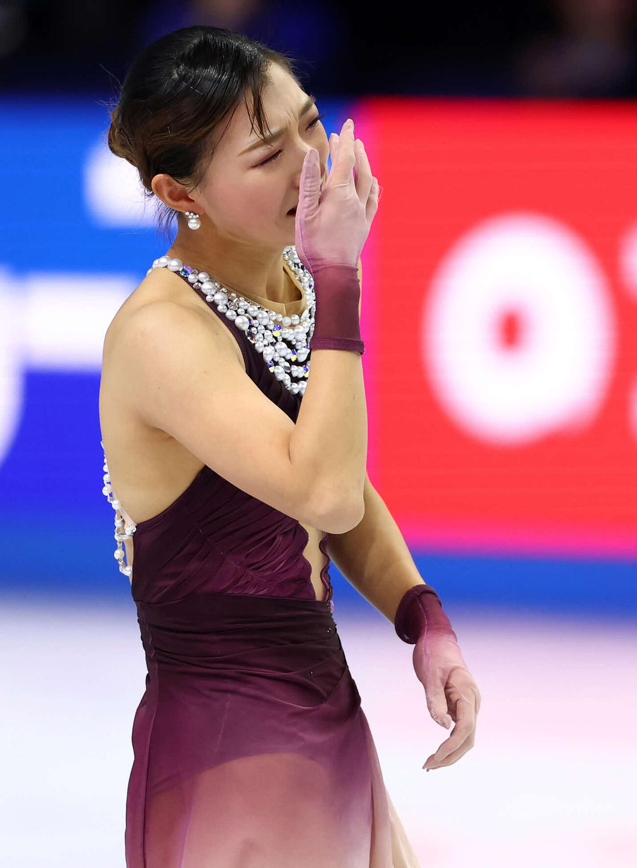 フィギュア世界選手権　今大会限りで現役引退の坂本花織は女子フリーの演技を終えると感極まり涙する（撮影・PNP）＝2026年3月27日