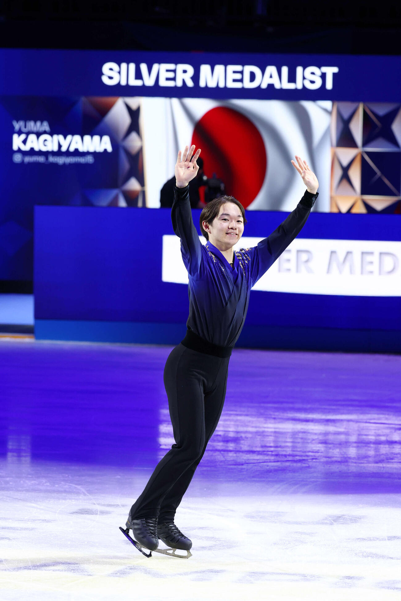フィギュア世界選手権　世界選手権で銀メダルを獲得し表彰式に臨む鍵山優真（撮影・PNP）