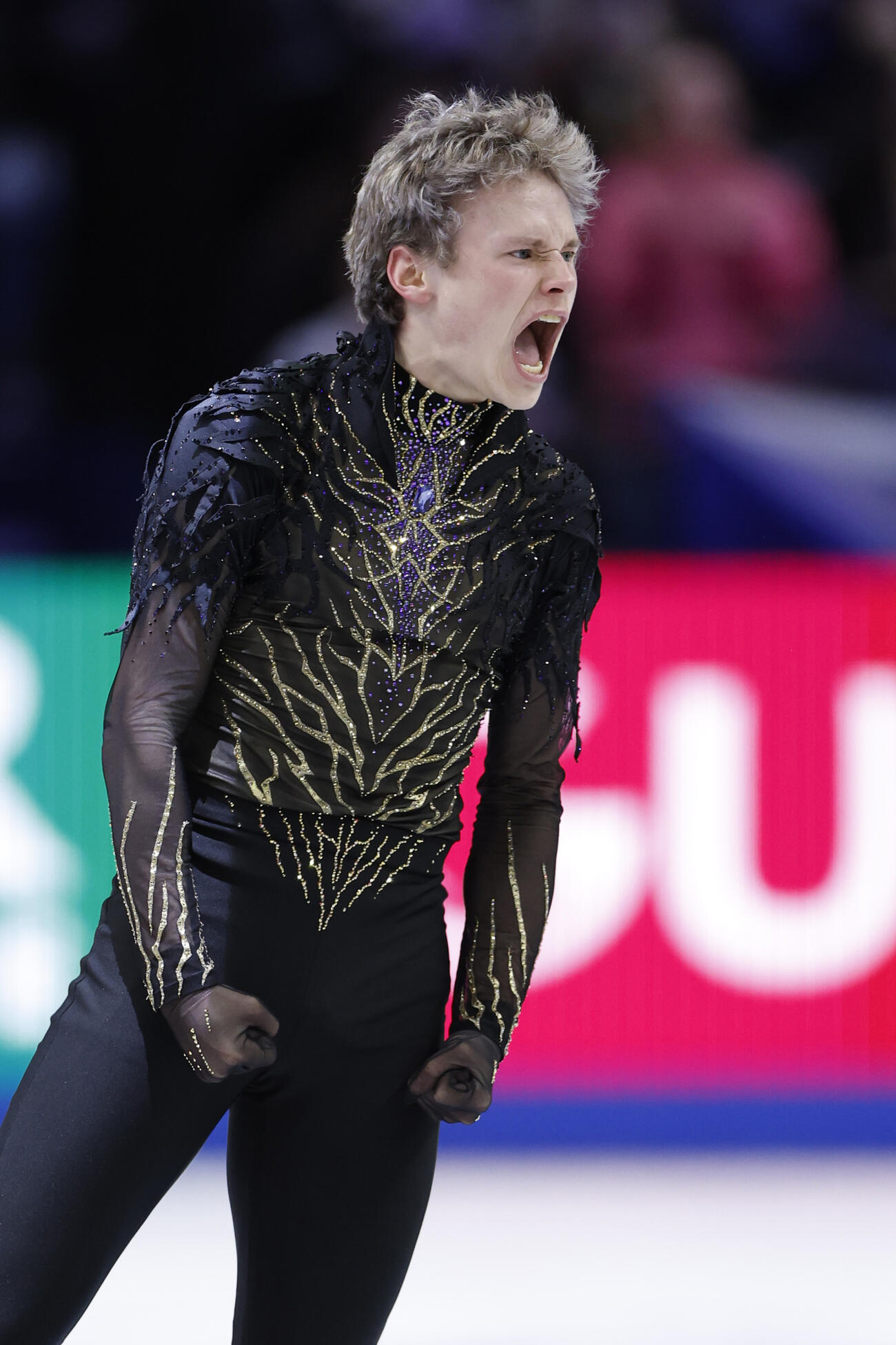 男子フリーの演技を終え、雄たけびを上げるイリア・マリニン（共同）