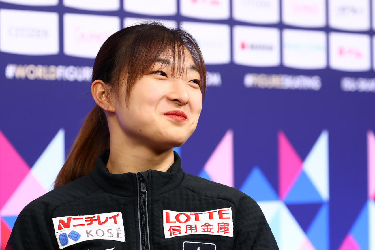 フィギュアスケート世界選手権　取材に応じる坂本花織（撮影・PNP）