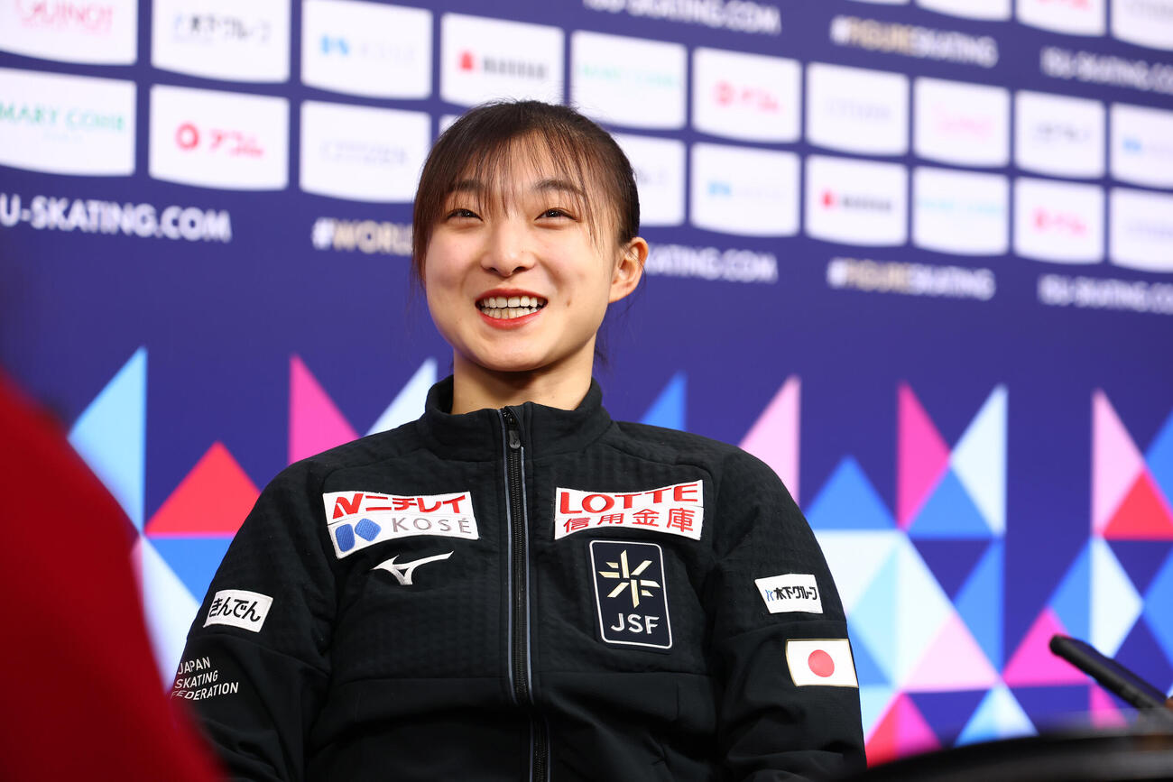 フィギュアスケート世界選手権　取材に応じる坂本花織（撮影・PNP）