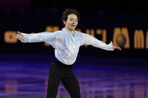 エキシビションで演技する鍵山優真＝プラハ（共同）