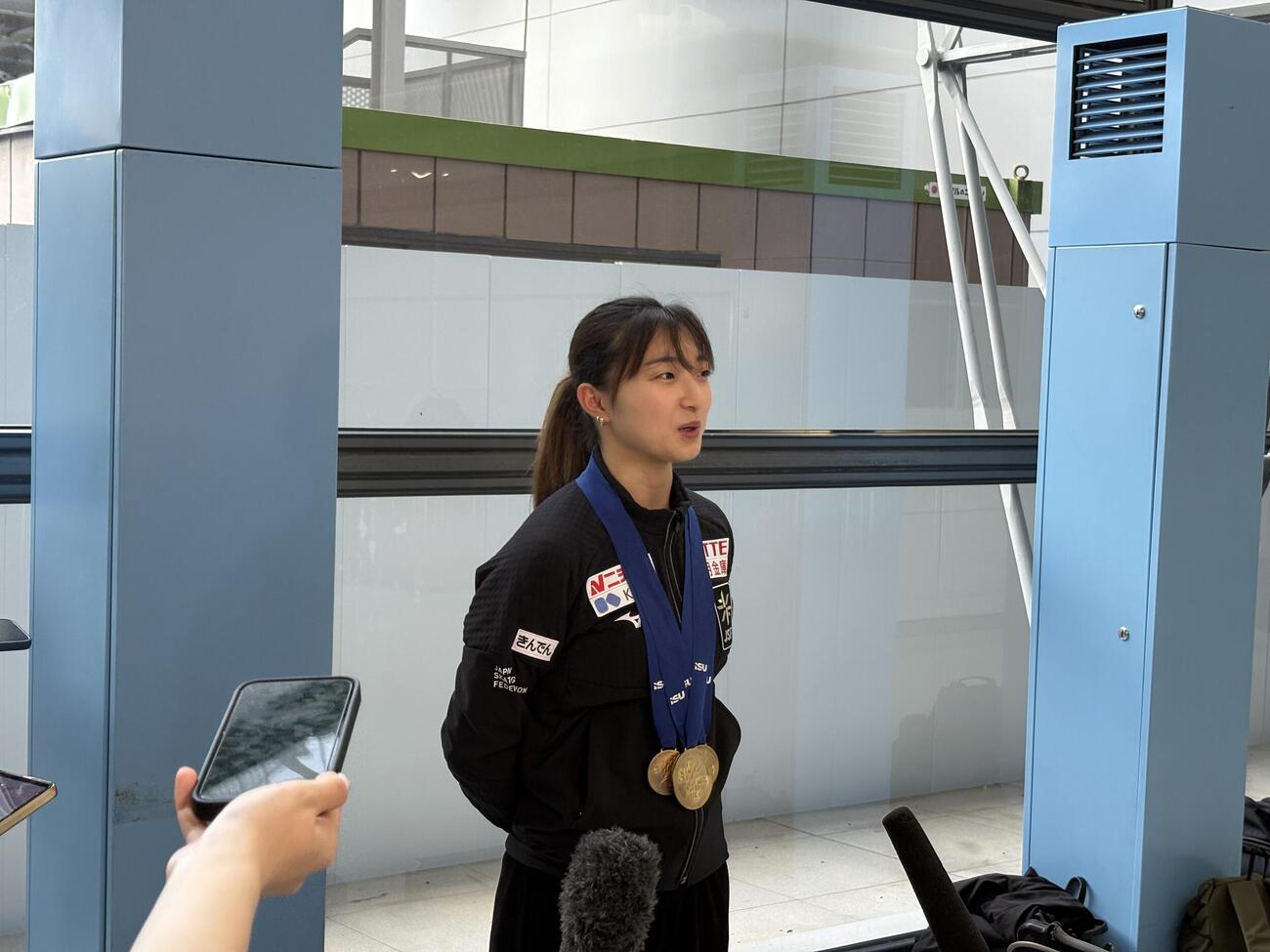 世界選手権が行われたチェコから帰国した坂本花織