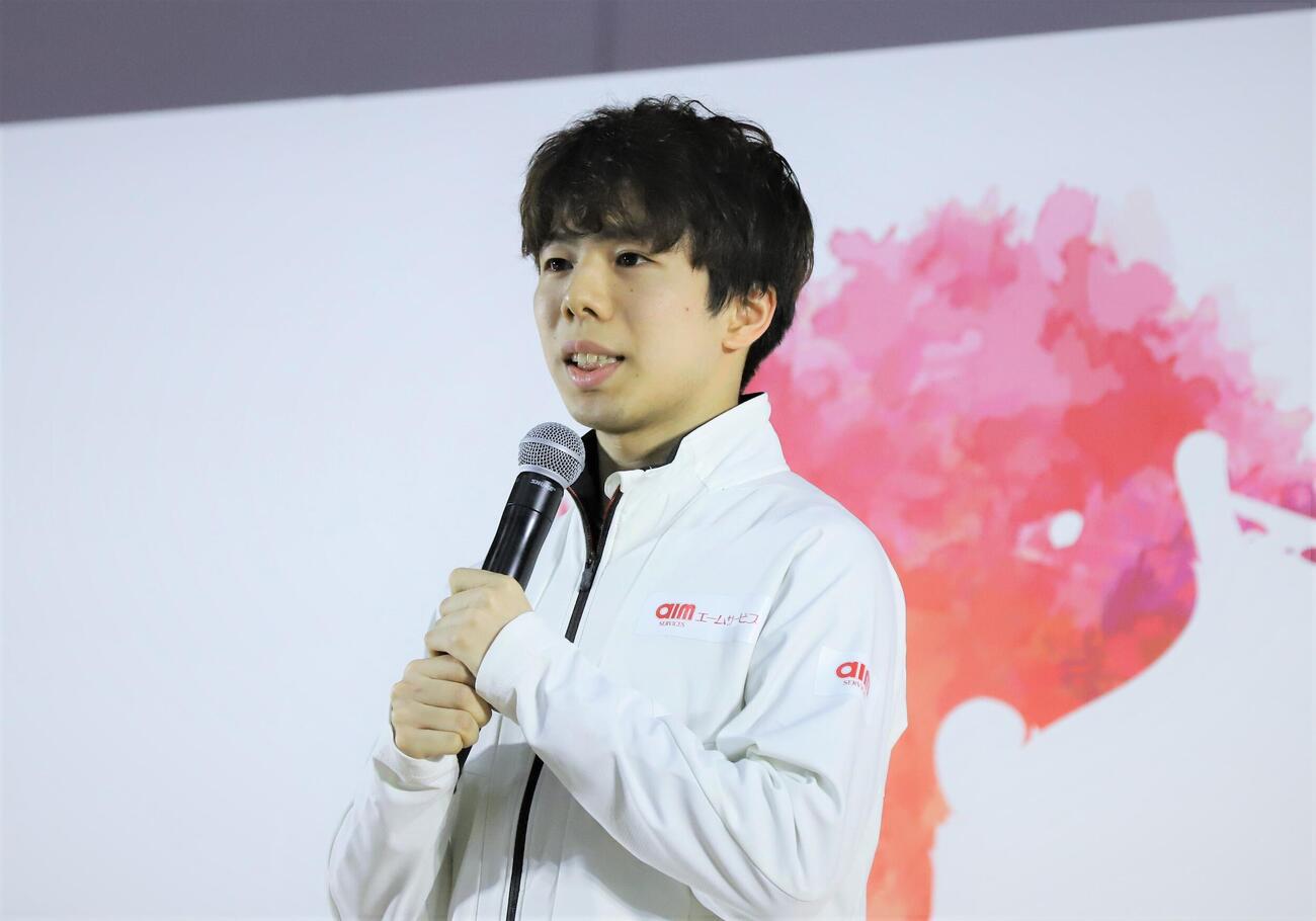 所属先のエームサービス入社式にゲスト登場した佐藤（撮影・藤塚大輔）