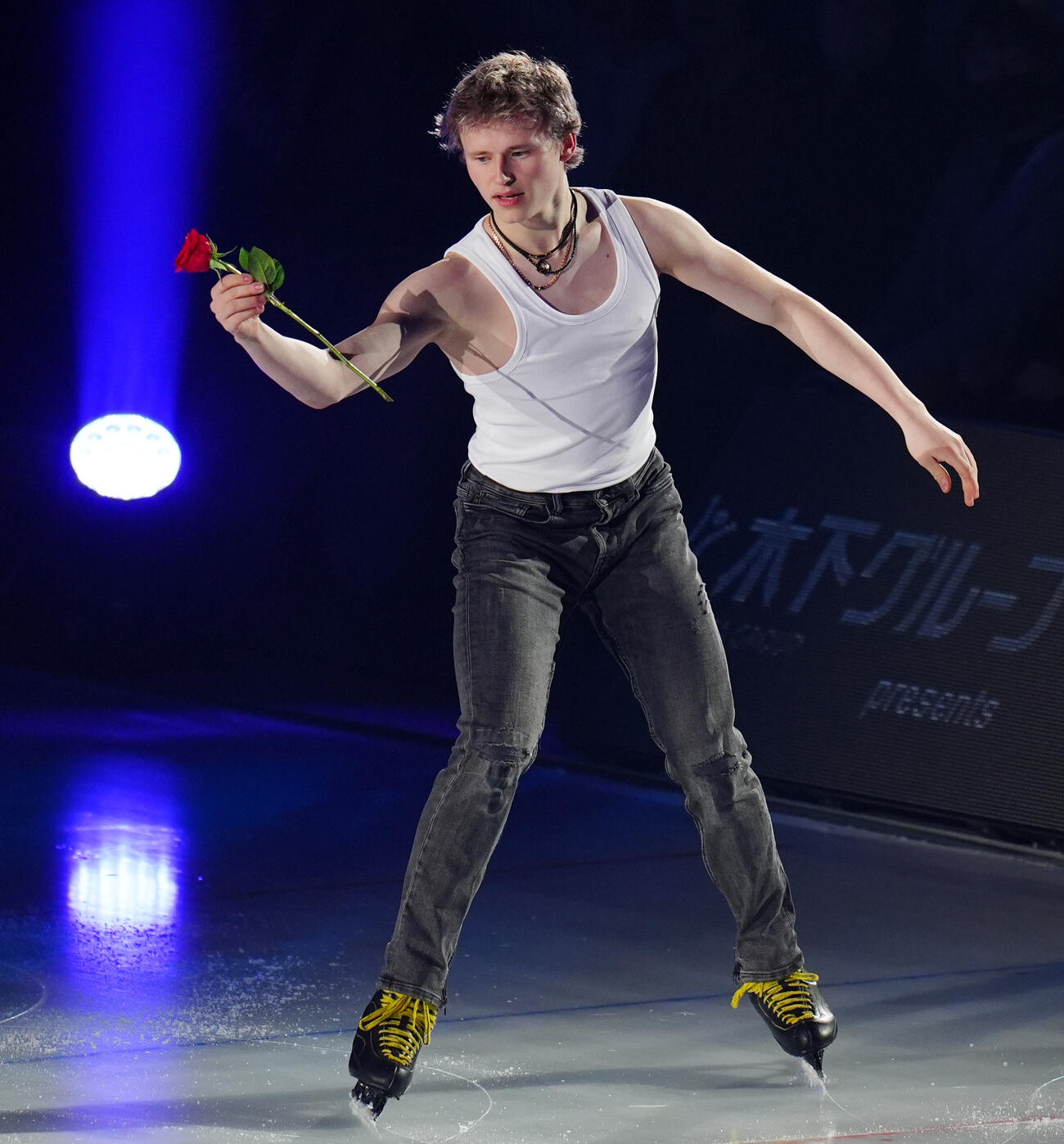 演技を披露するイリア・マリニン（撮影・清水貴仁）