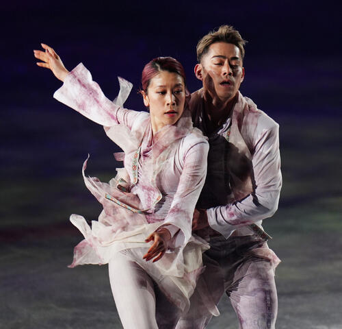 演技を披露する村元哉中、高橋大輔組（撮影・清水貴仁）