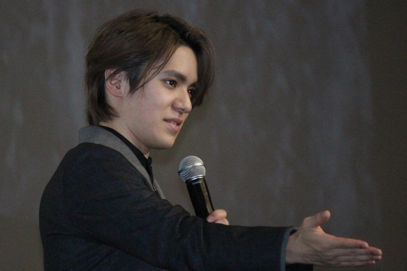 劇場版「Ice Brave　新横浜　Special Edition」映画館公開記念舞台挨拶に登壇した宇野昌磨さん（撮影・勝部晃多）