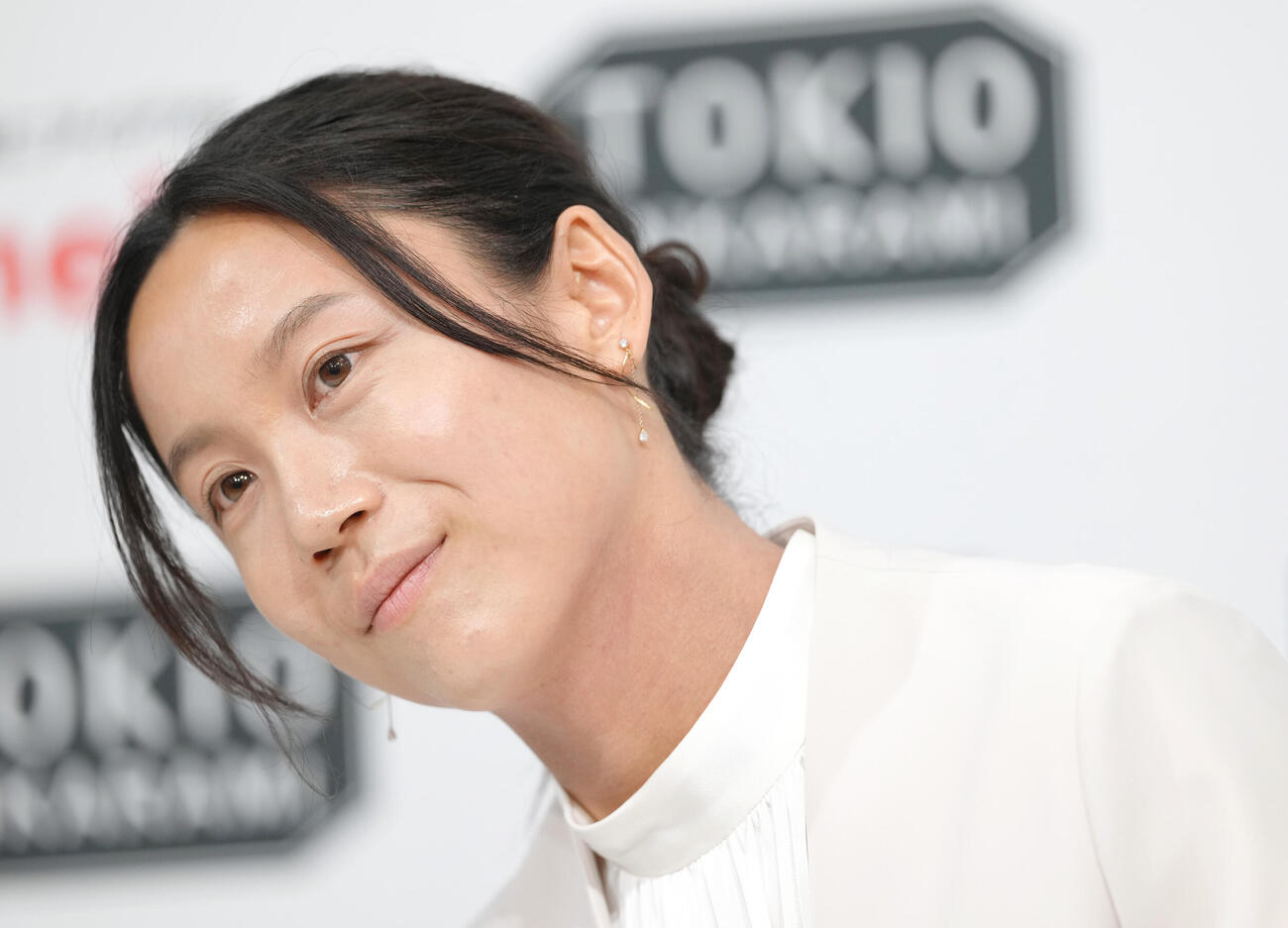 会見に臨む高木美帆（撮影・足立雅史）